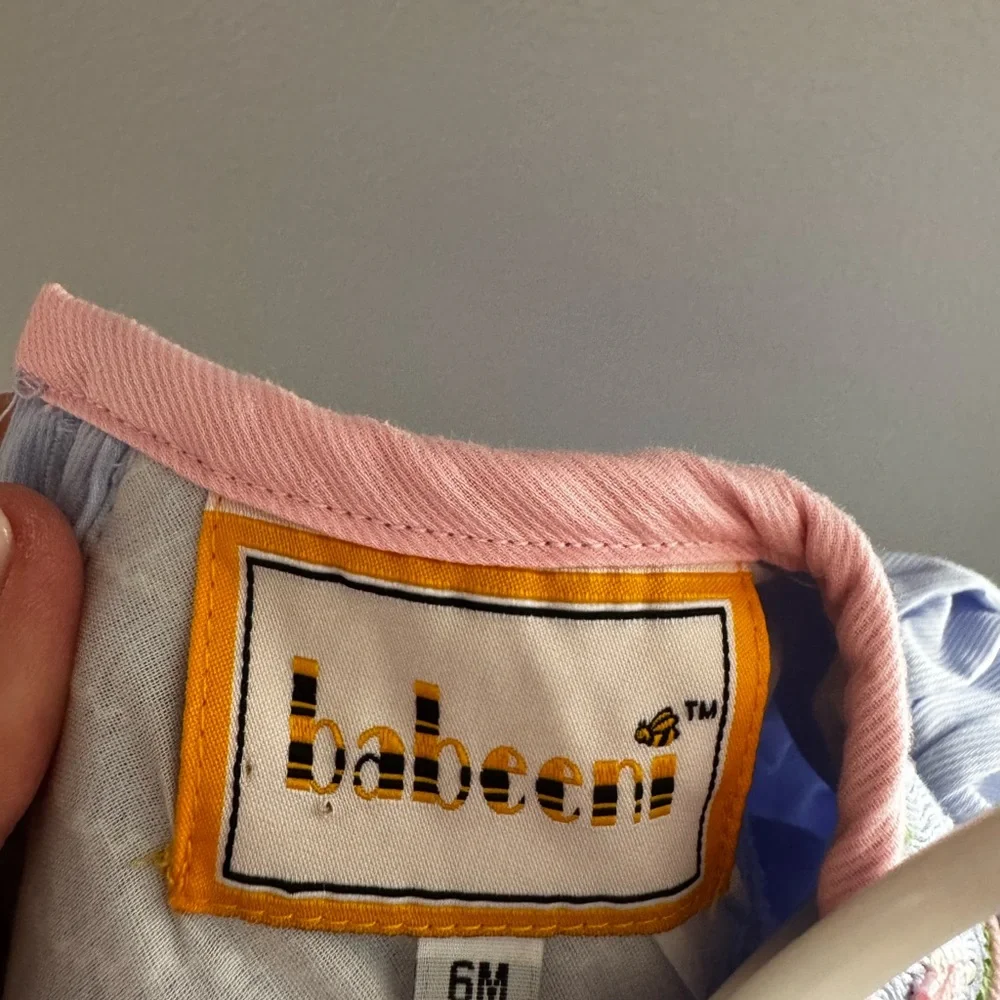 Babeeni smocked lamb bubble romper periwinkle with pink trim - Picture 5 of 5